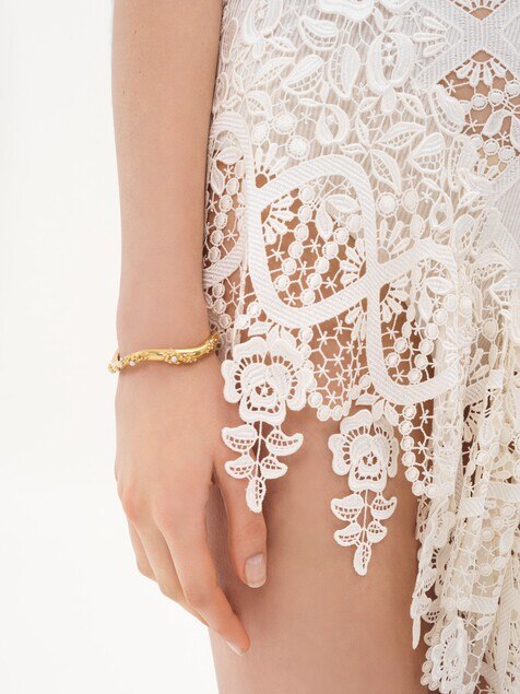 The Chlo&eacute; Shells bangle