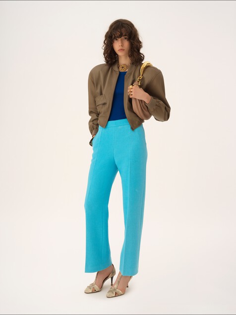 Straight cropped pants in wool cr&ecirc;pe