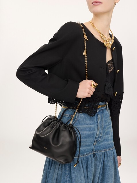Bolso de hombro peque&ntilde;o Chlo&eacute; Icons con cadena de cuero suave