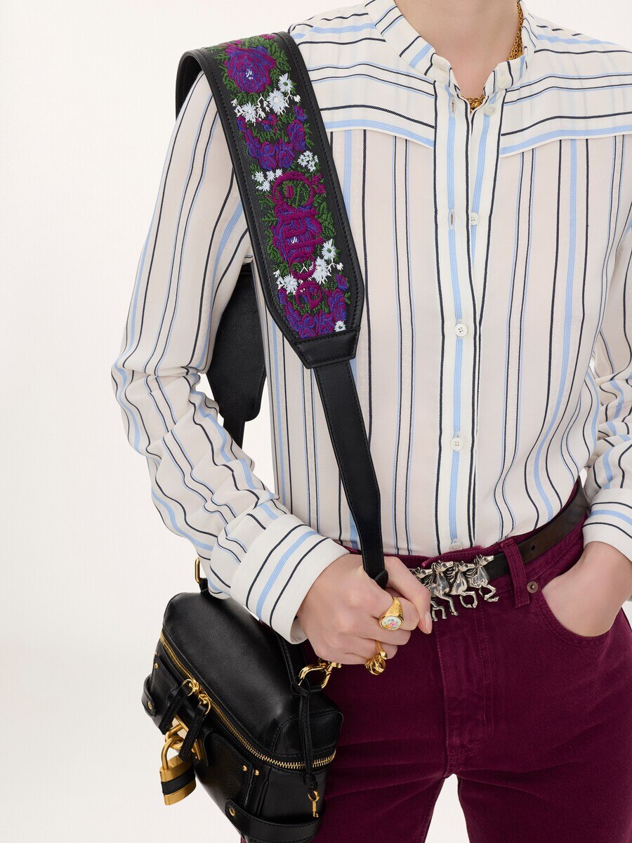 Grained leather strap with roses embroidery - 3