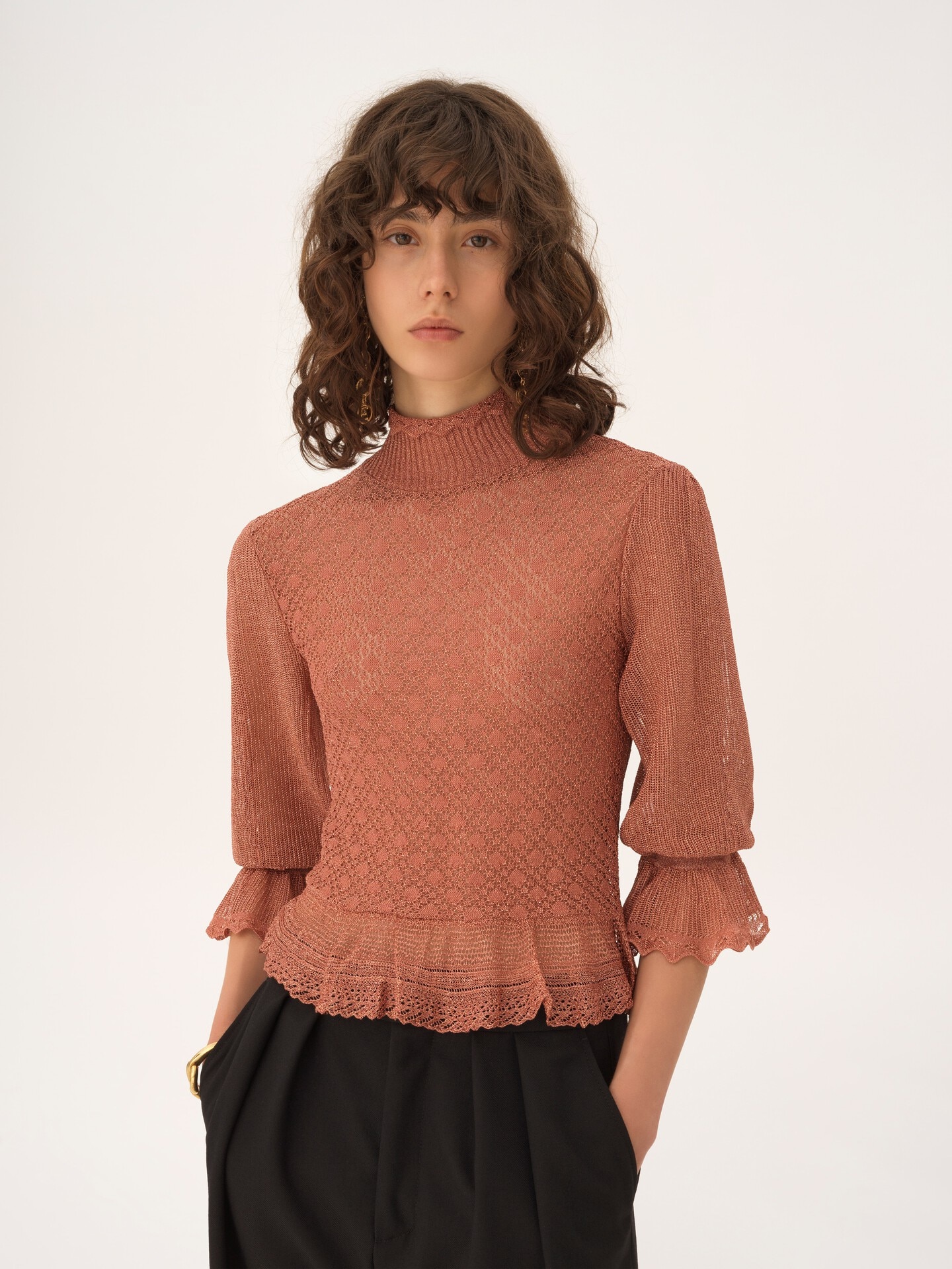 Ruffled puff-sleeve jumper in a lurex knit - 4