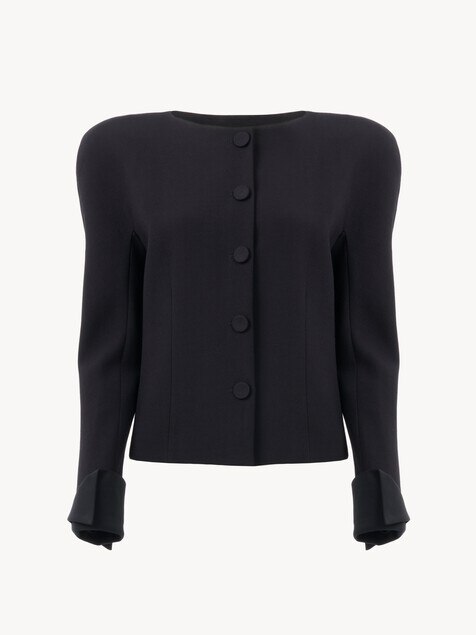 Collarless fitted jacket in wool cr&ecirc;pe