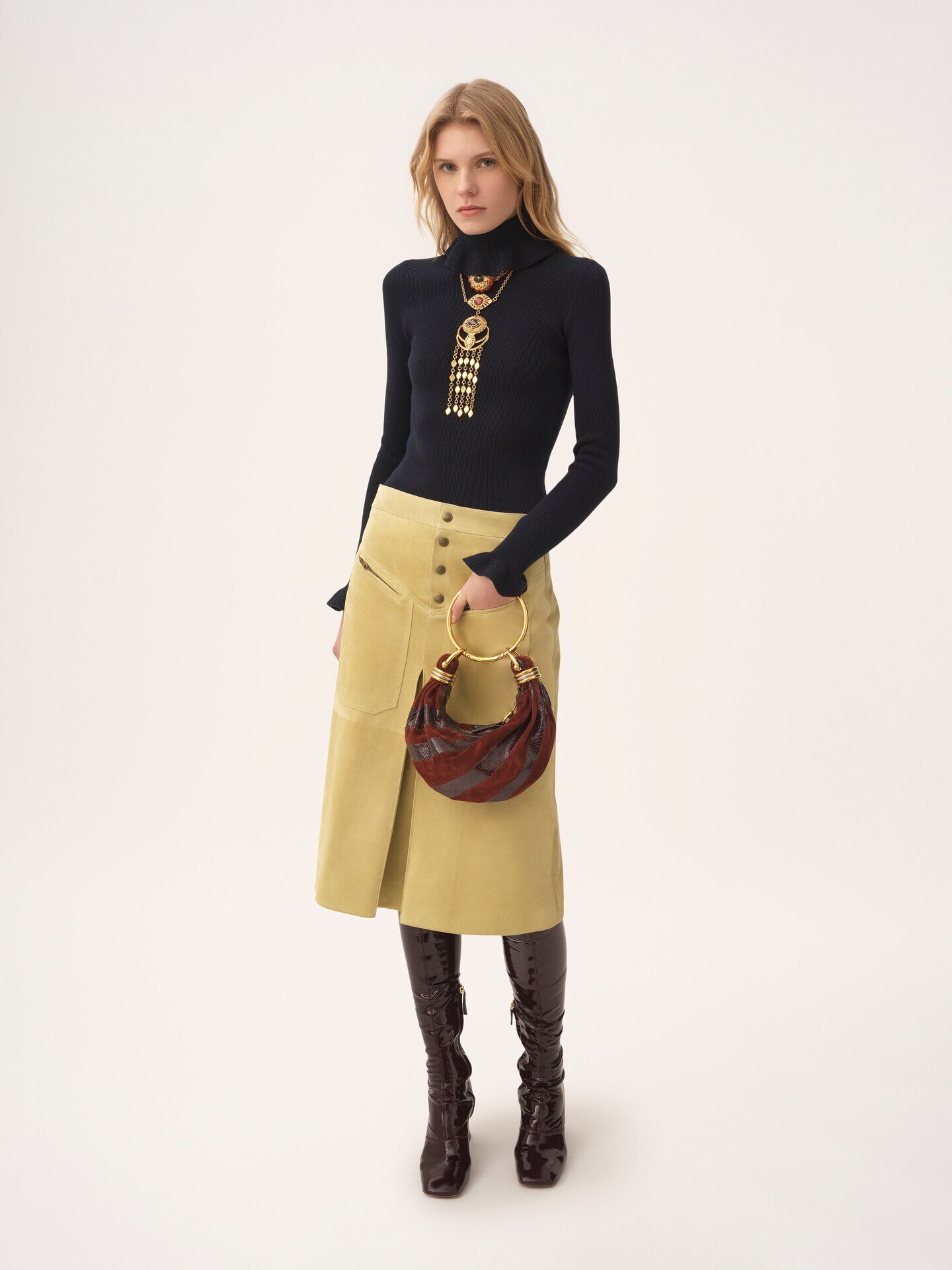 Knee-length skirt in suede - 3