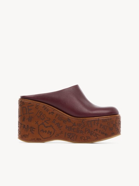 Maxime wedge mule