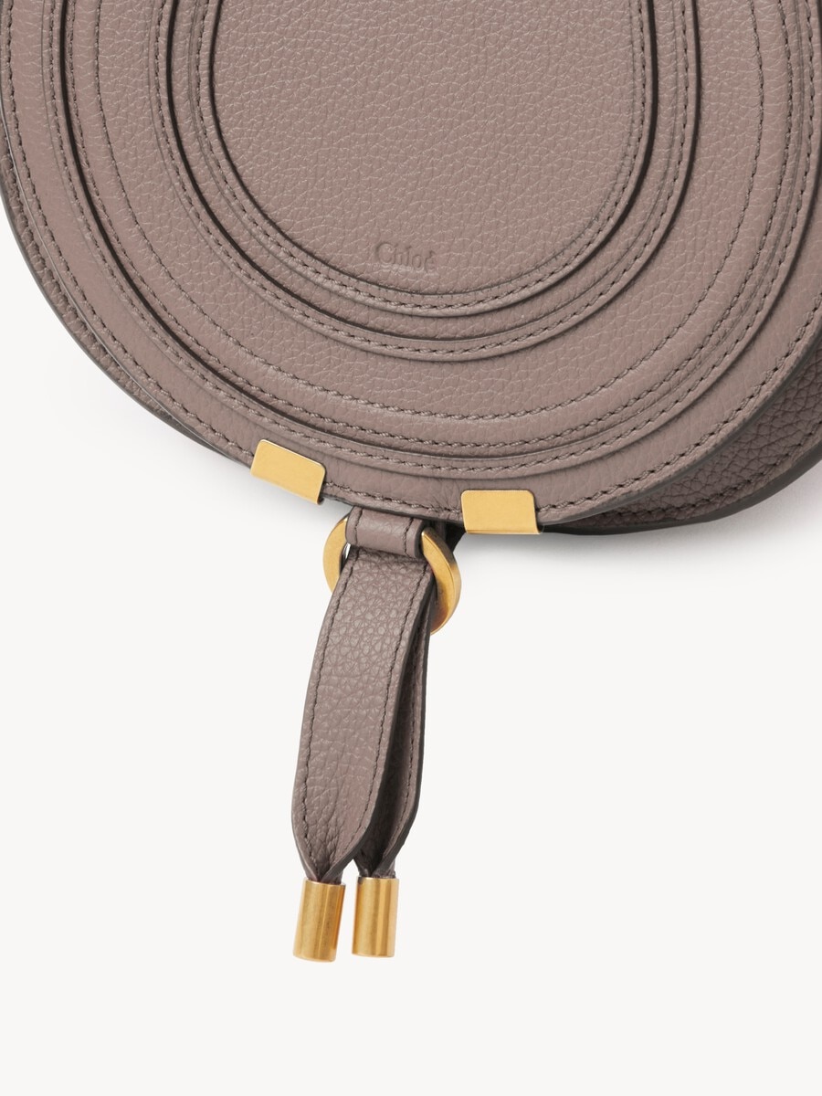 Bolso saddle Marcie peque&ntilde;o de cuero granulado - 6