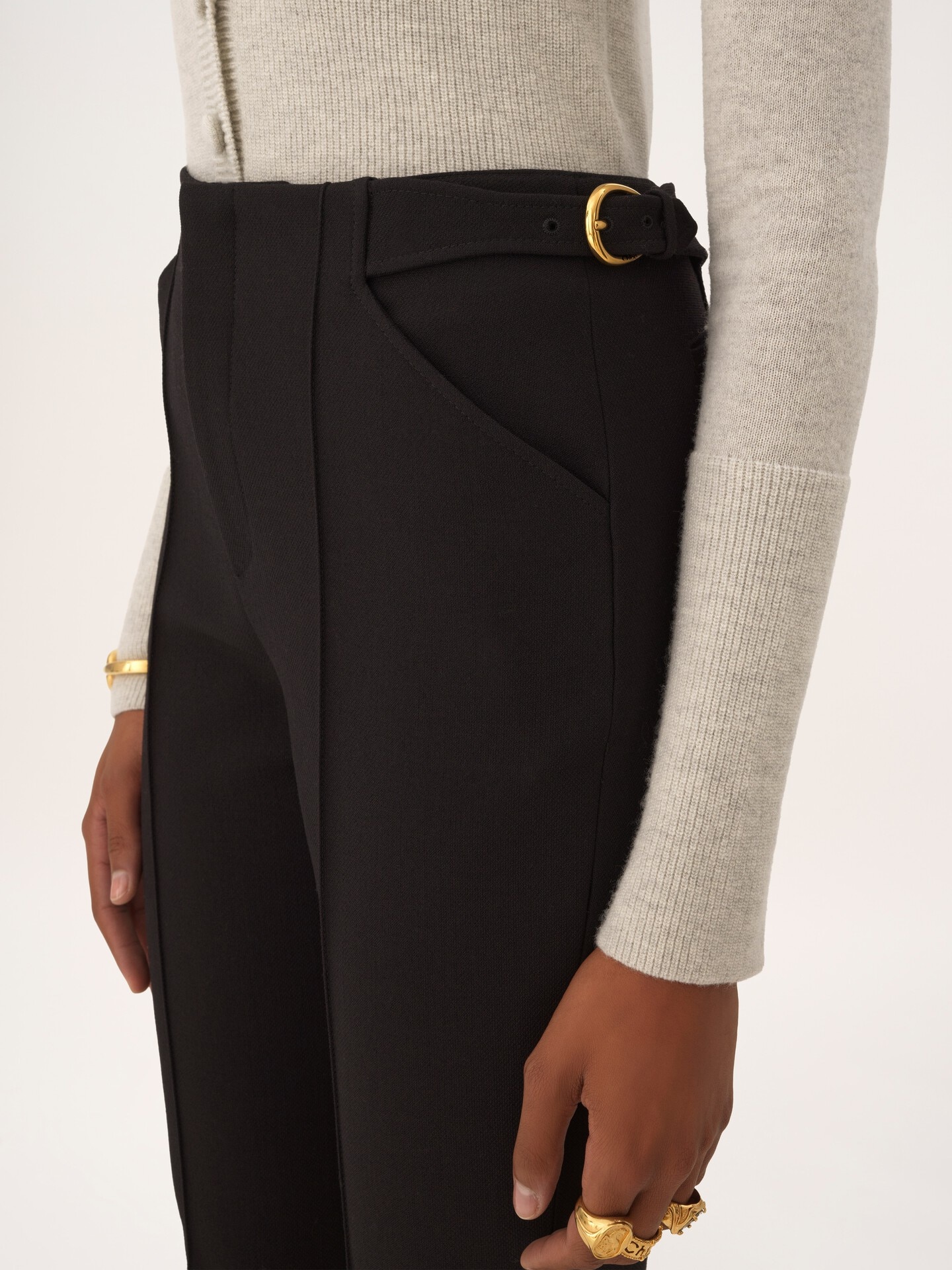 Tailored capri trousers in wool cr&ecirc;pe - 7