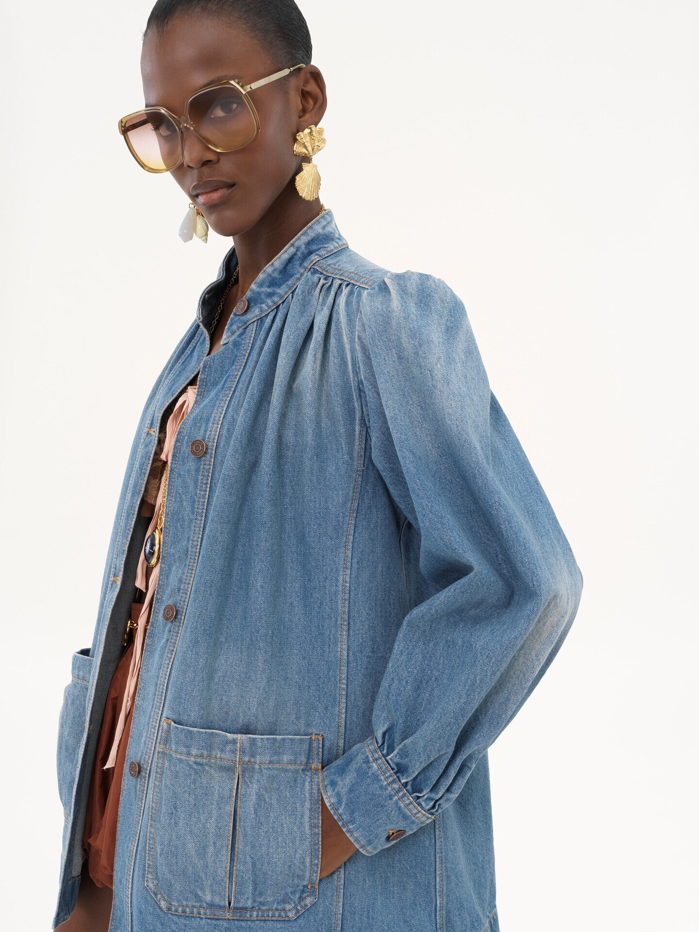 High-neck gathered jacket in denim - 7