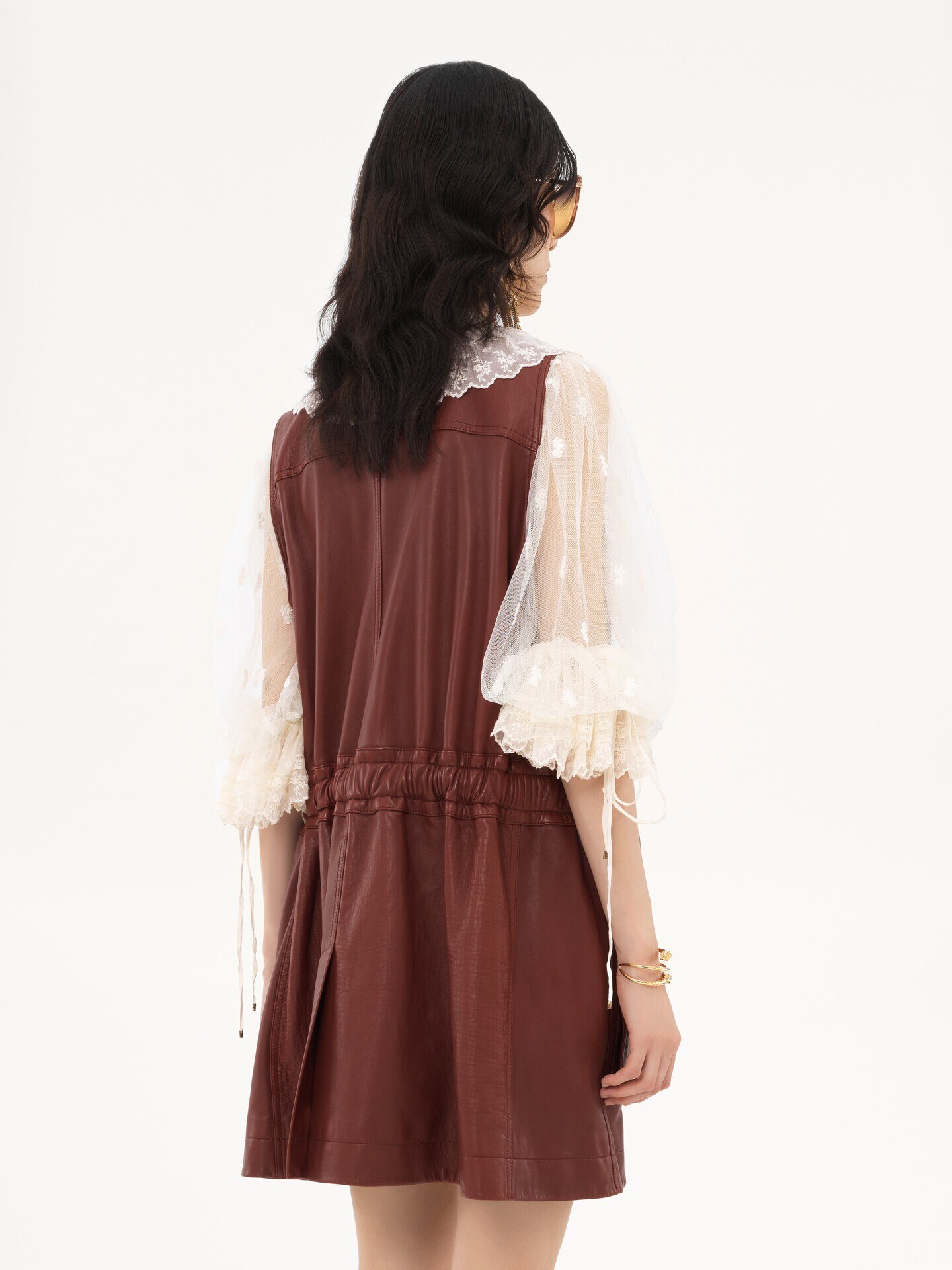 Utilitarian vest in leather - 7