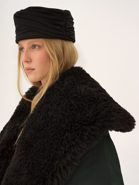 Short coat in technical satin