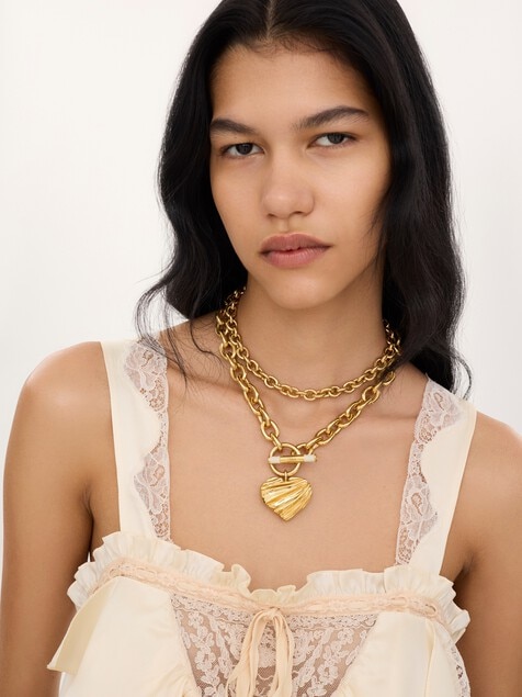 The Chlo&eacute; Pleated Heart necklace