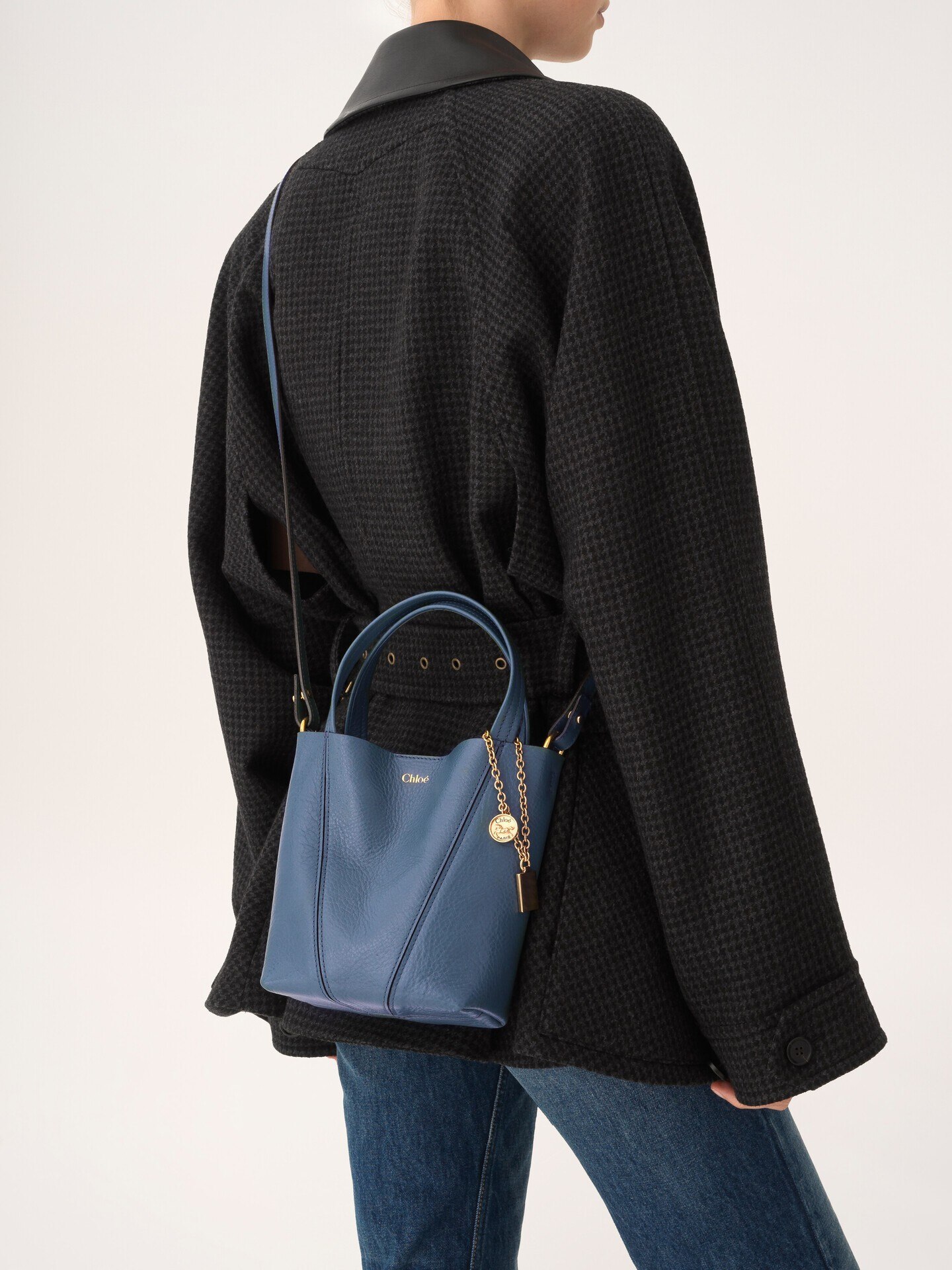 Small Chlo&eacute; Spin tote bag in grained leather - 4
