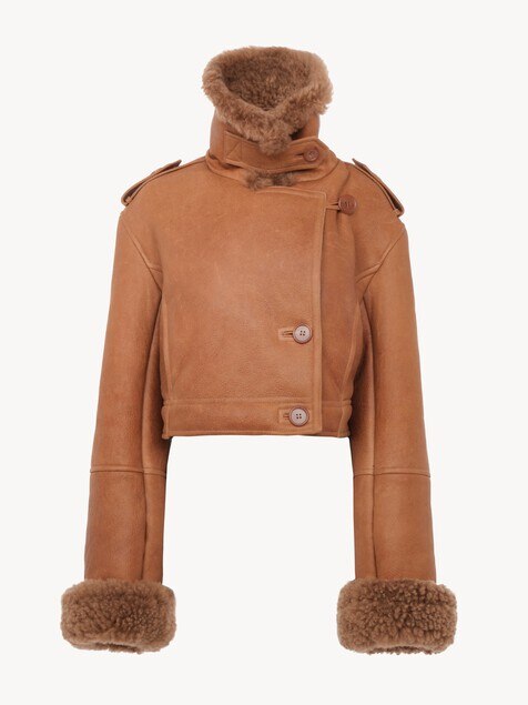 Chaqueta cropped de corte boxy de cuero