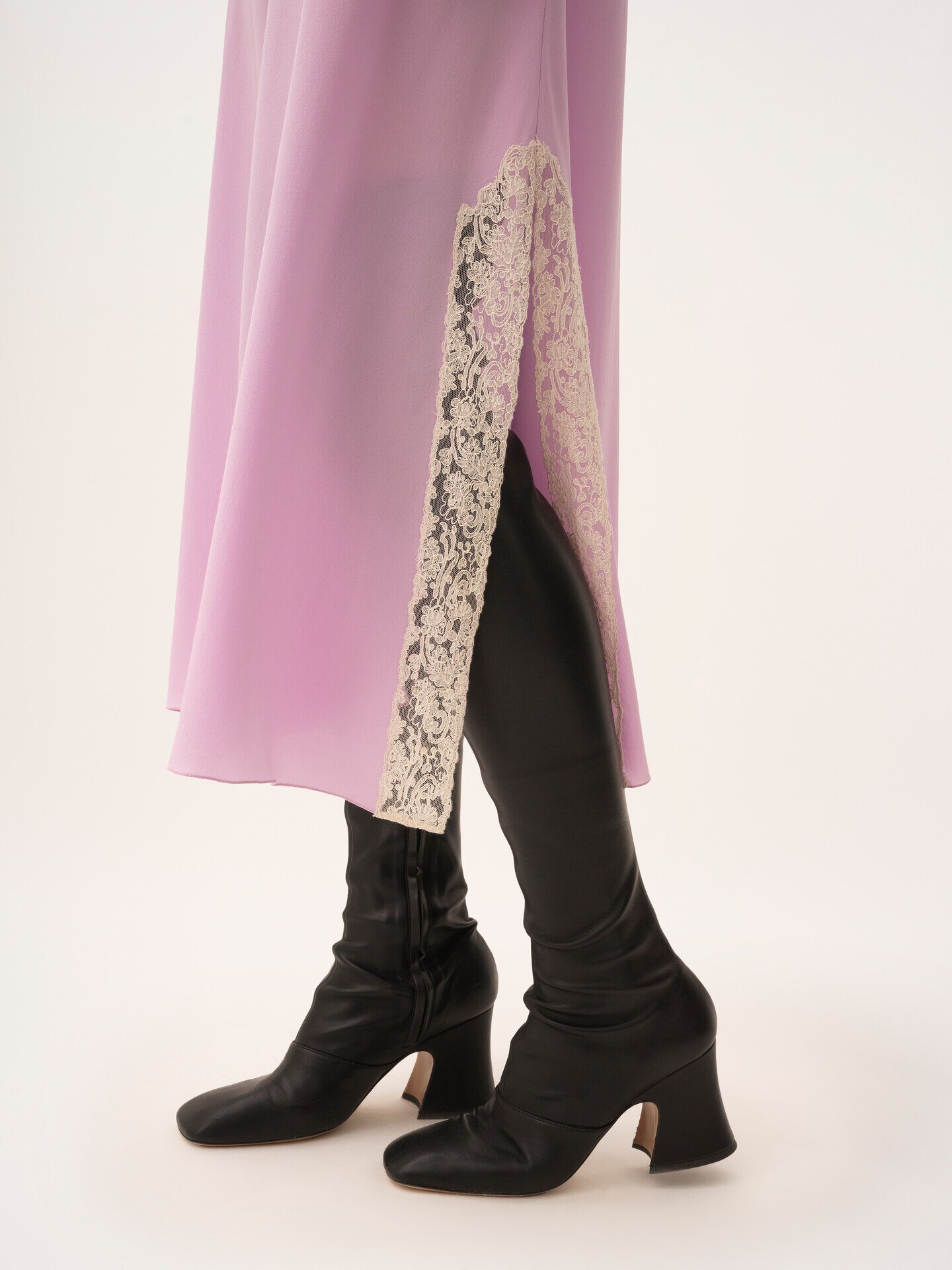 Thin-strap midi dress in cr&ecirc;pe de chine & lace - 7