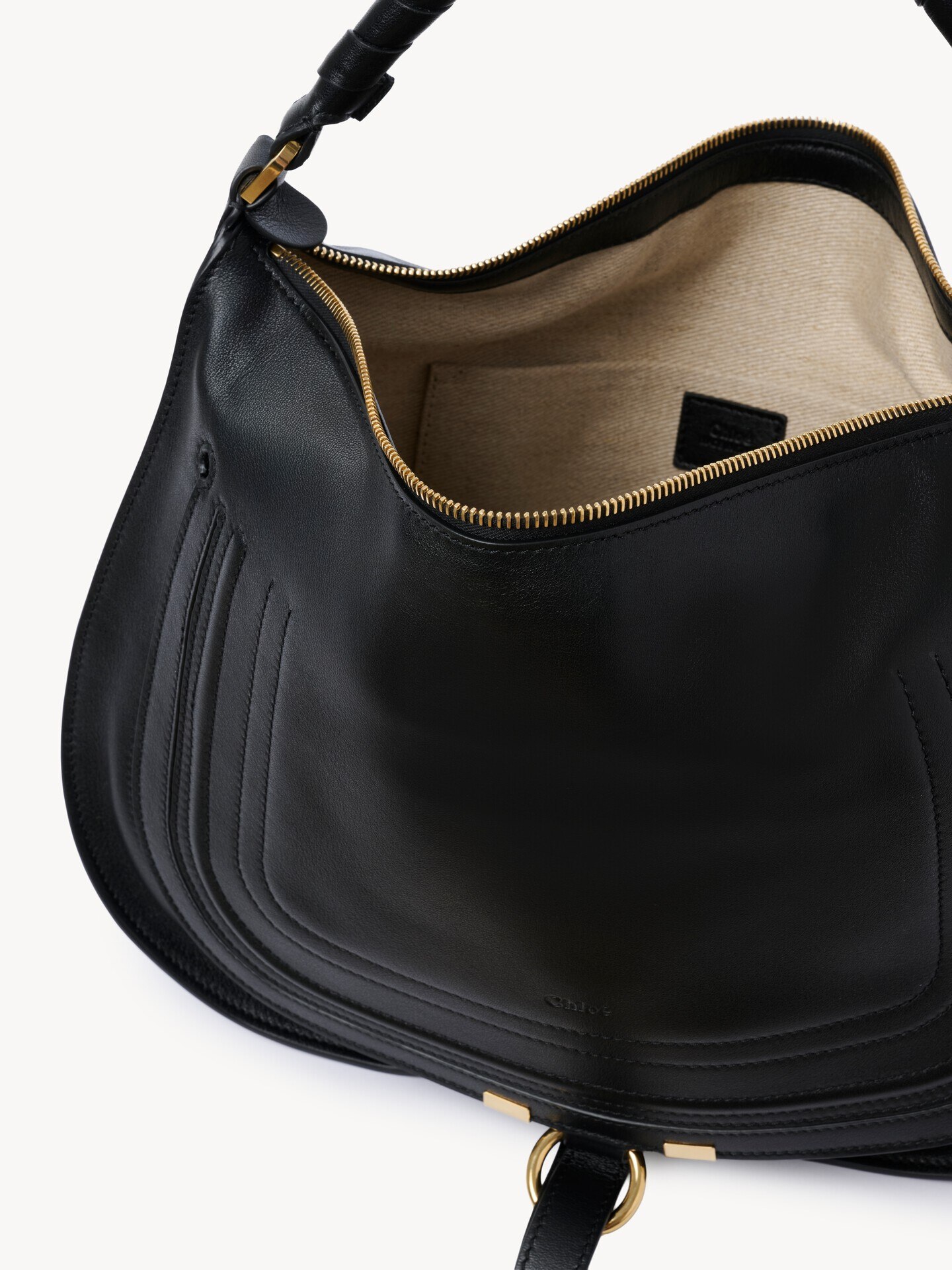 Bolso de hombro Marcie de cuero suave - 8