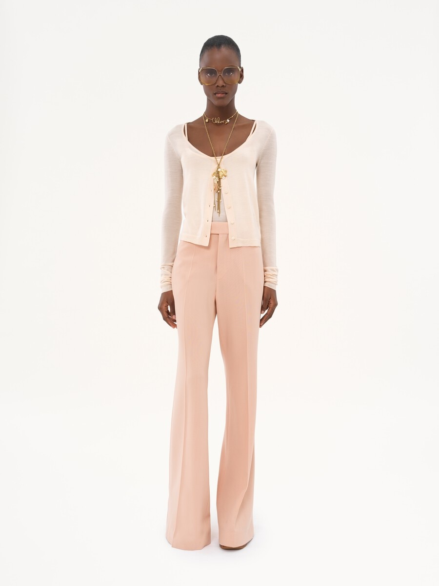 Scoop-neck fitted cardigan in superfine wool knit - 3