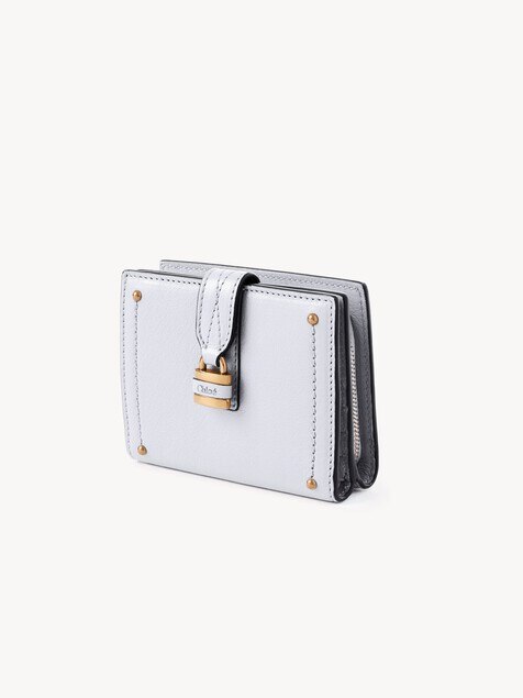 Cartera cuadrada Paddington de cuero granulado