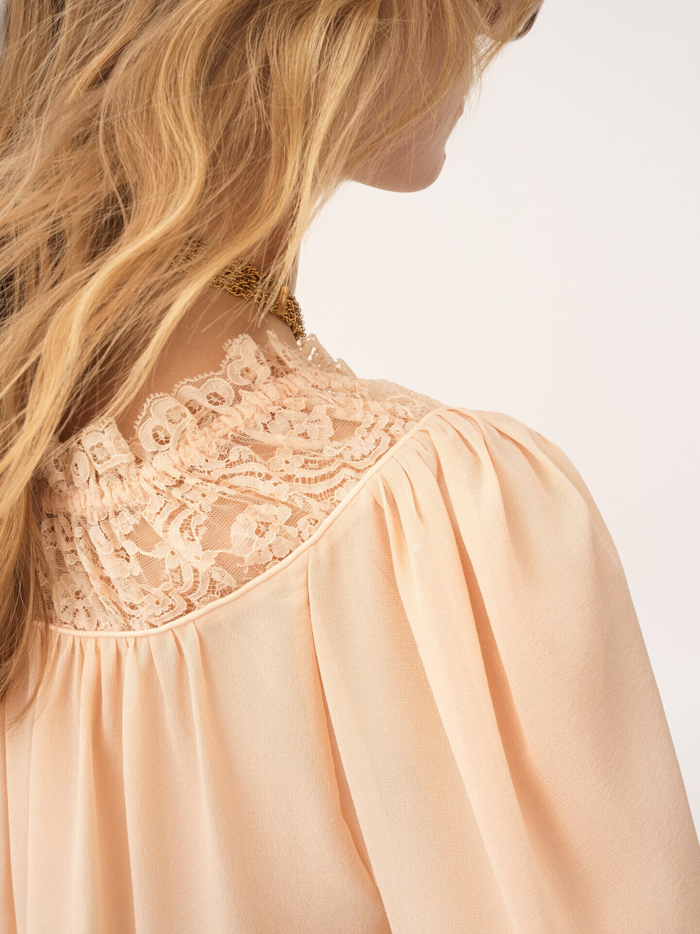 Scoop-neck cropped top in silk georgette & lace - 7