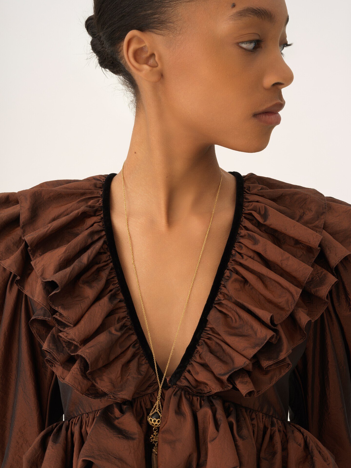 Cropped V-neck ruffle top in washed silk taffeta - 7