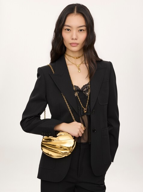 Minaudi&egrave;re Chlo&eacute; Pliss&eacute; con cadena de cobre y lat&oacute;n