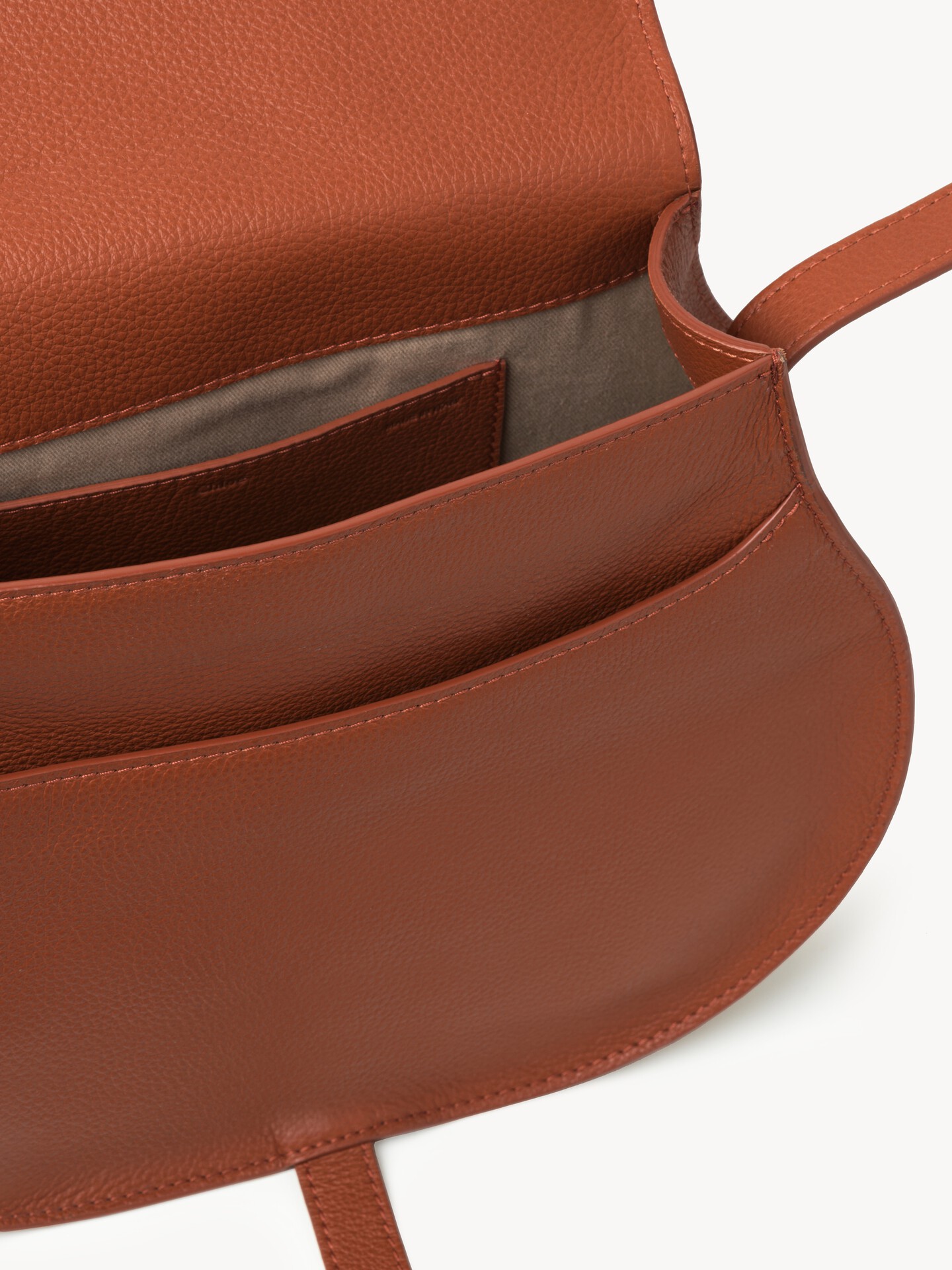 Bolso saddle Marcie de cuero granulado - 5