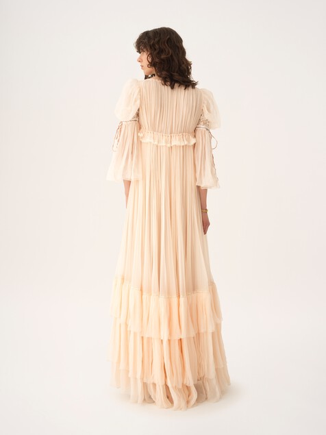 Vestido largo oversize con volantes de muselina de seda y encaje