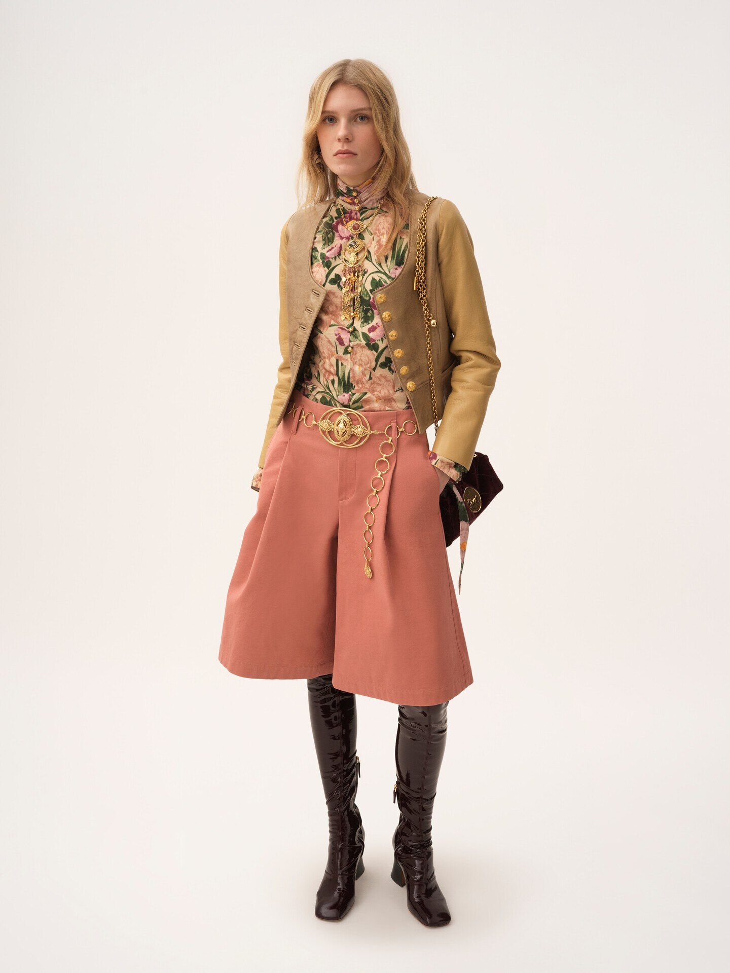 Scoop-neck cinched jacket in leather - 3