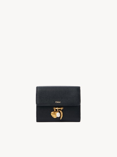 Monedero tarjetero peque&ntilde;o Chlo&eacute; Charms en cuero granulado
