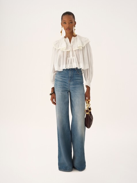Top cropped con volantes de velo de algod&oacute;n y encaje