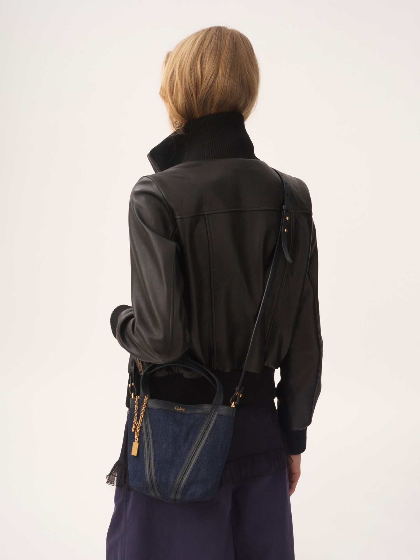 Small Chloé Spin tote bag in denim - 4