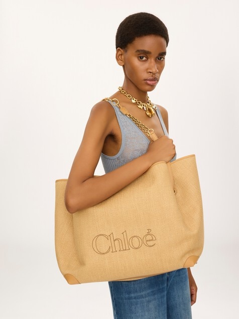 Bolso de doble asa Chlo&eacute; Clover grande de fibras de efecto rafia