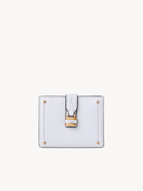 Cartera cuadrada Paddington de cuero granulado