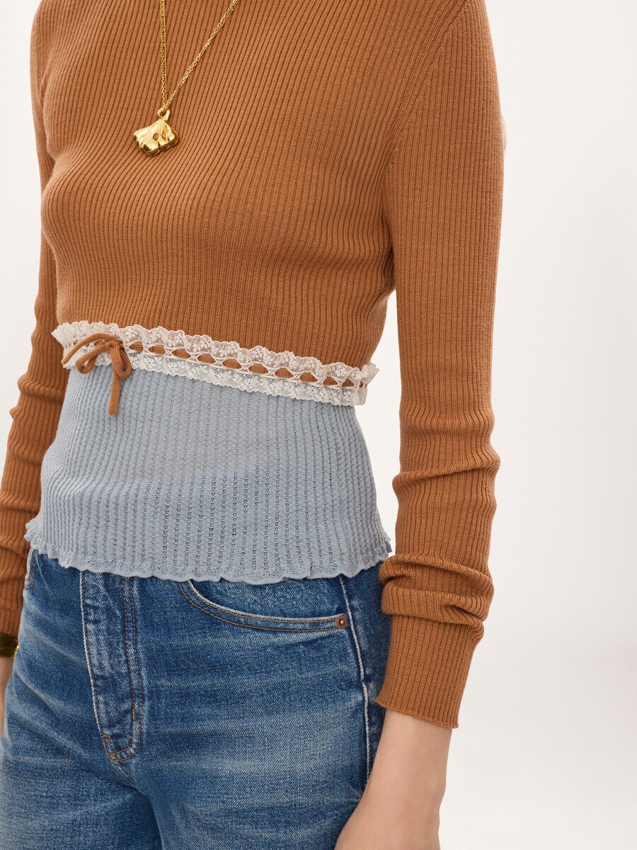 Cropped fitted sweater in a wool knit & lace - 6