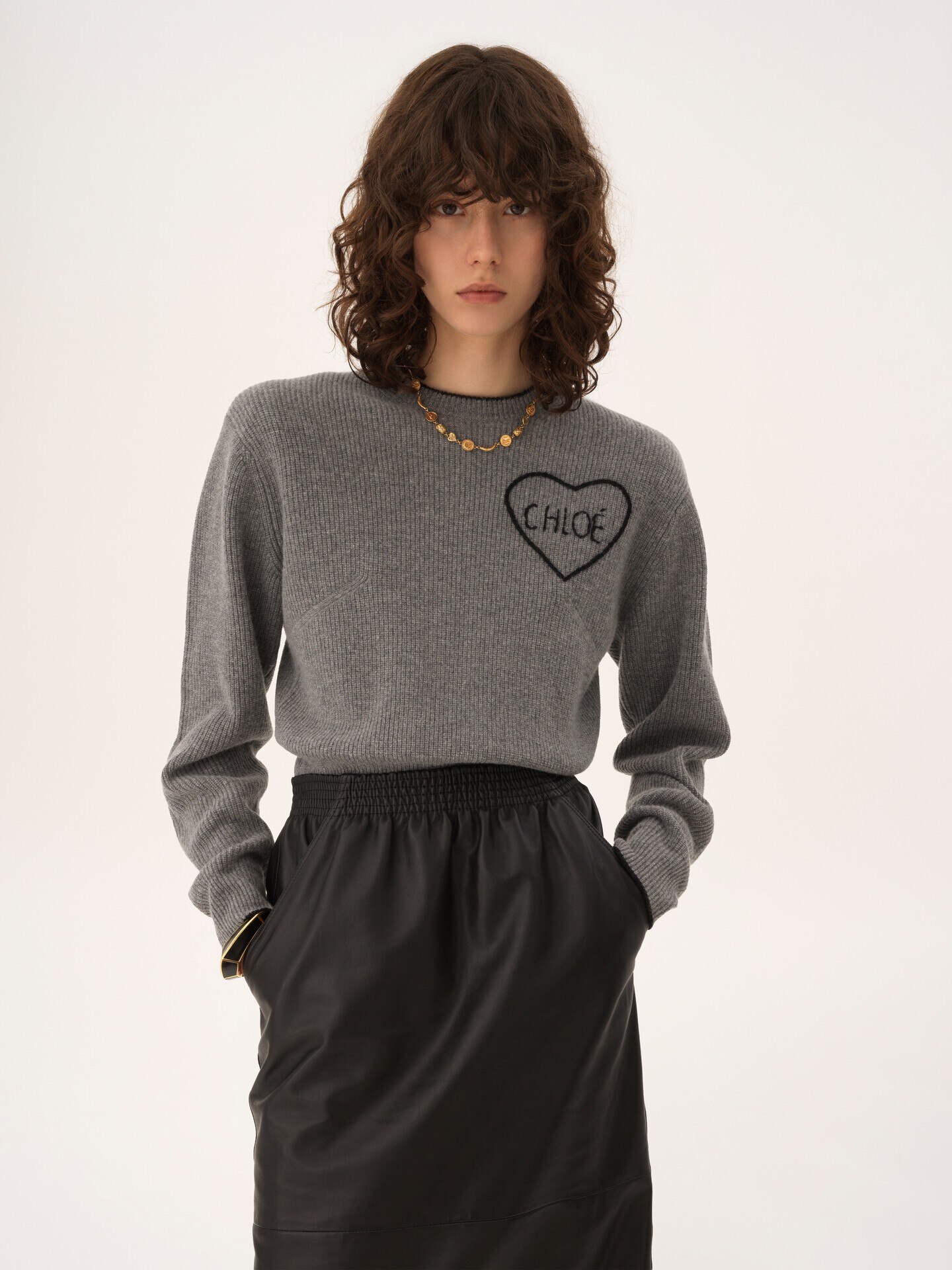 Cropped fitted logo jumper in a wool knit - 4