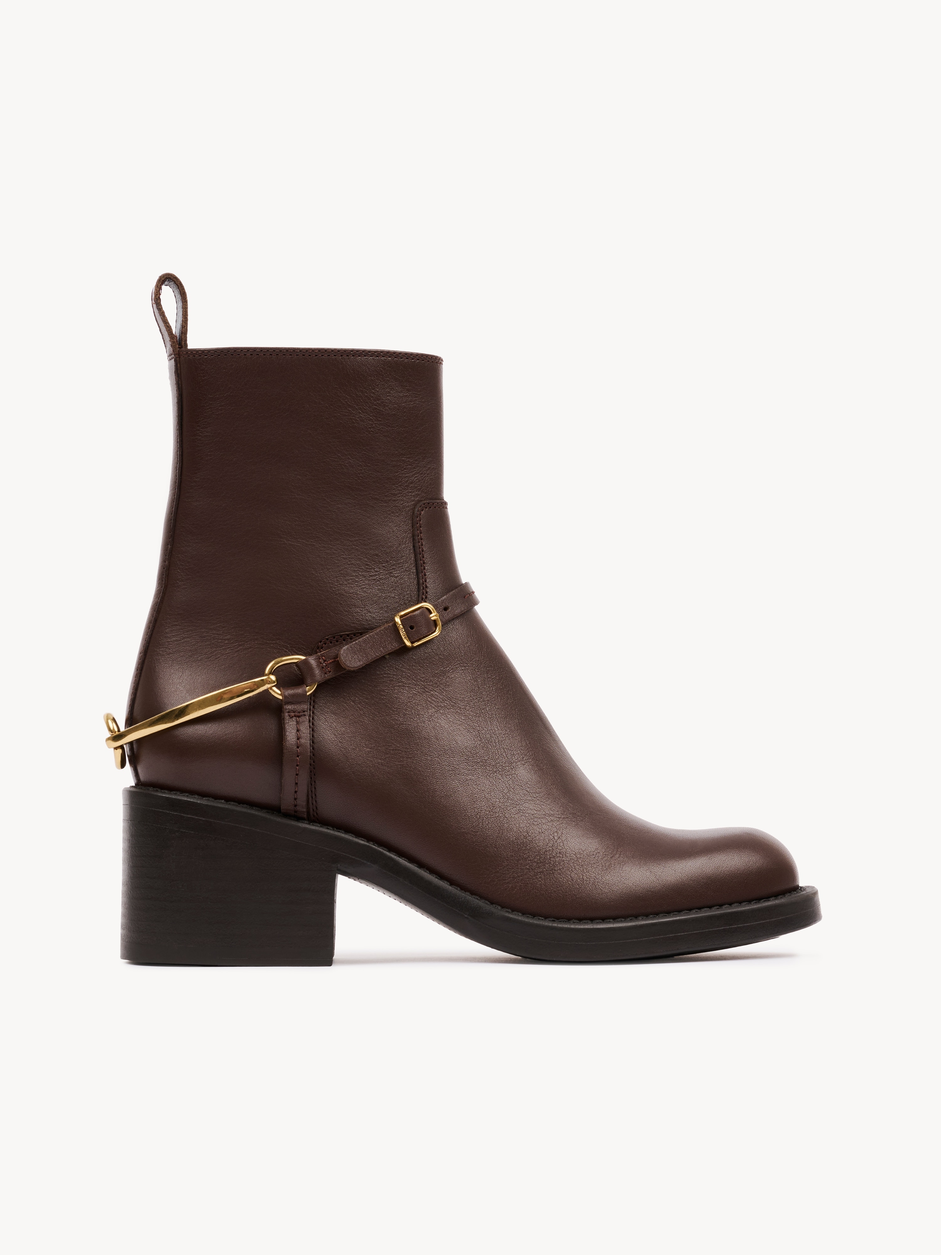 Bota Dakota - NaN