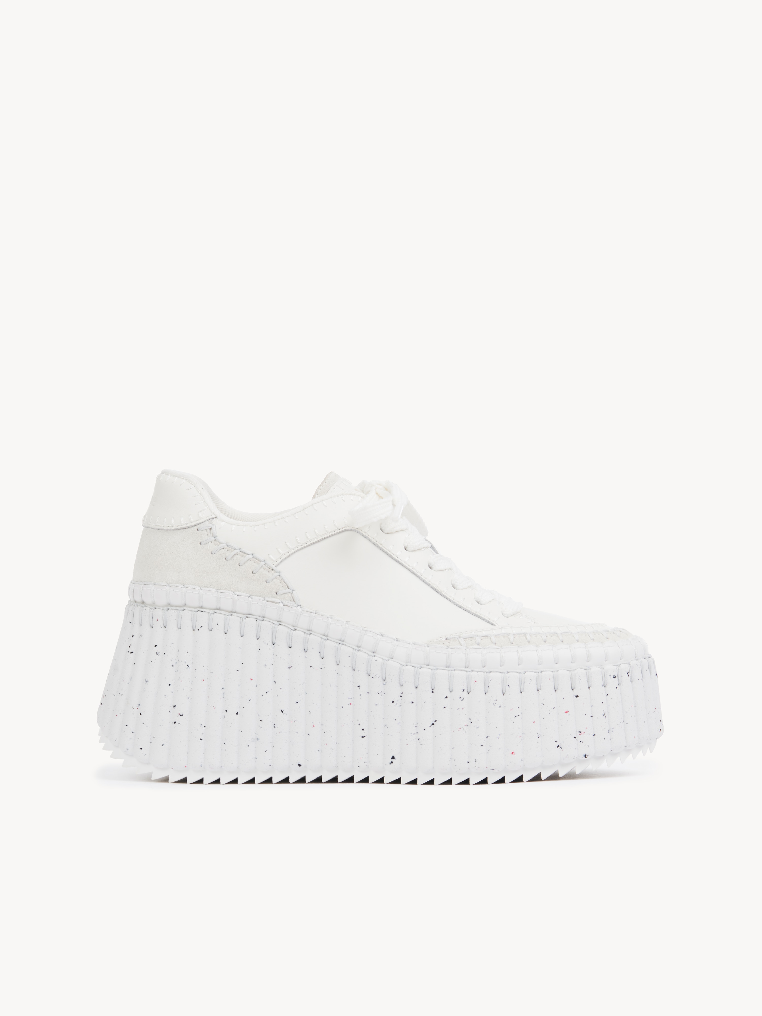Nama sneaker - NaN