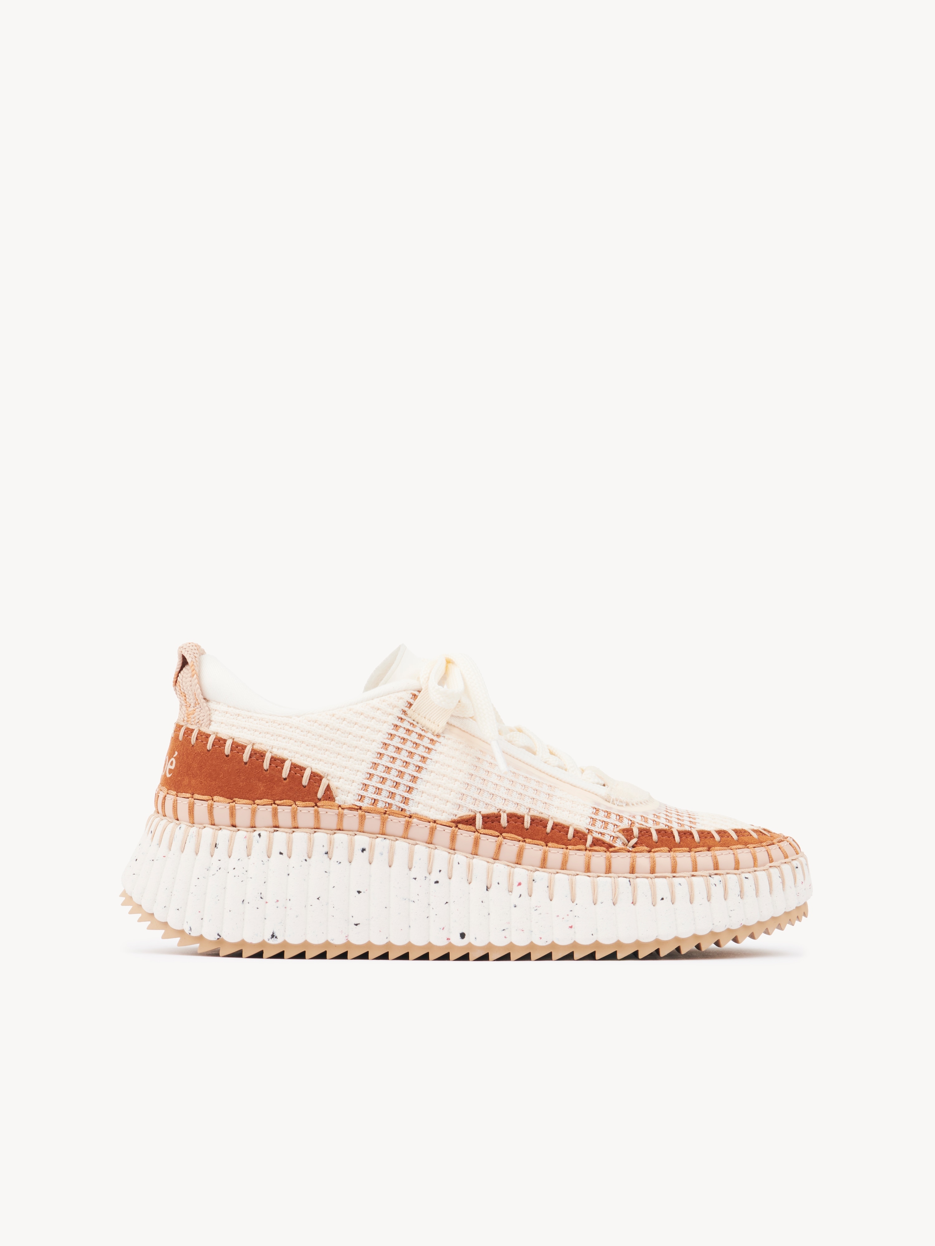 Nama sneaker - NaN