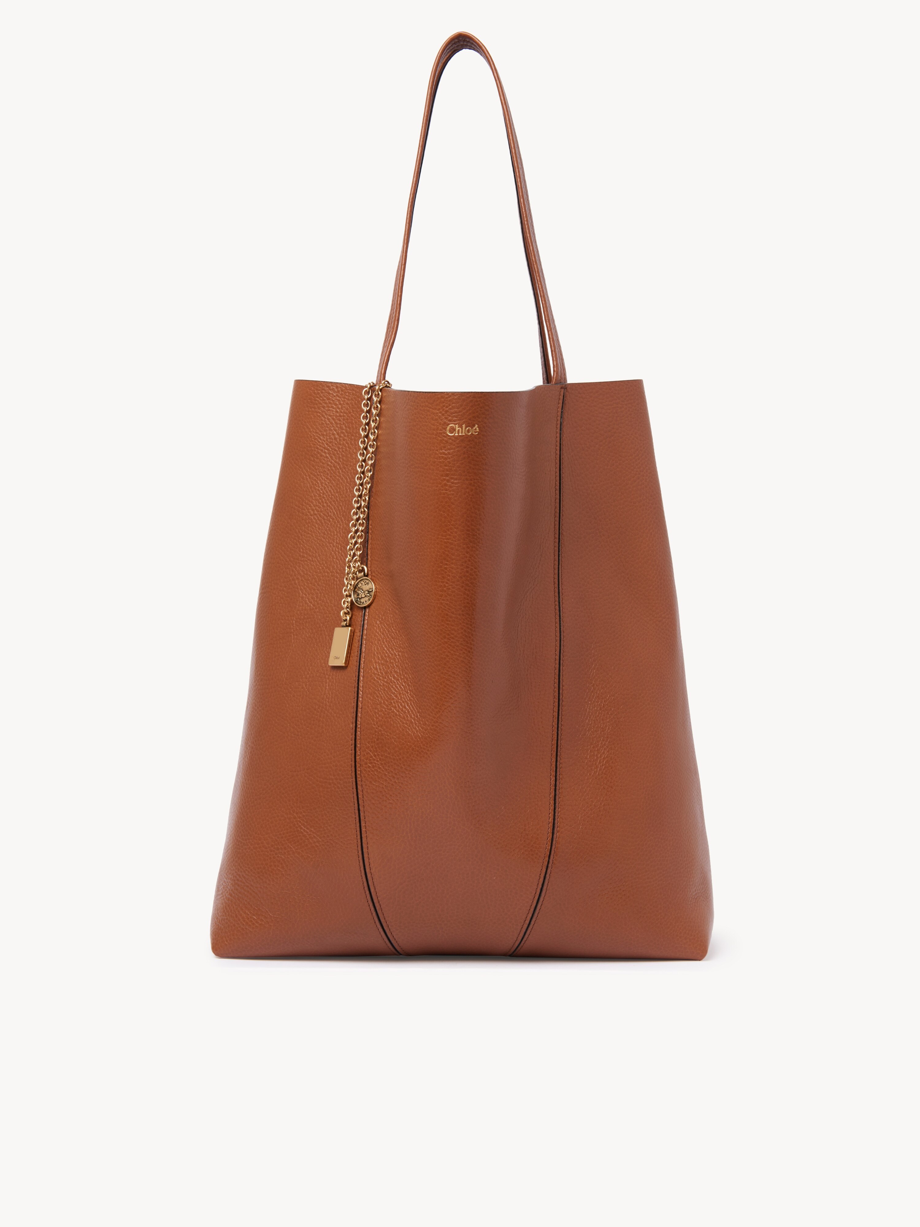 Chlo&eacute; Spin tote bag in grained leather - NaN